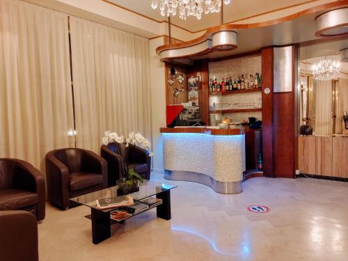 Hotel Mia Restaurant Airport Римини Экстерьер фото