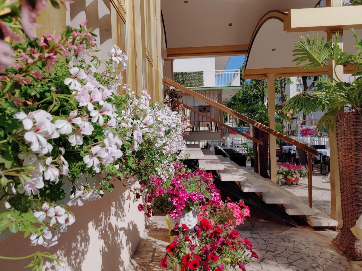Hotel Mia Restaurant Airport Римини Экстерьер фото